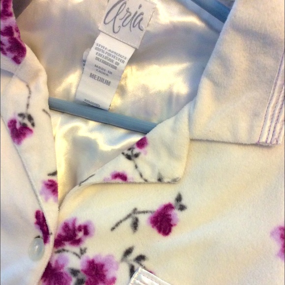 Aria SOFT micro fleece Lounge/Street/PJ top NWOT - Picture 4 of 4